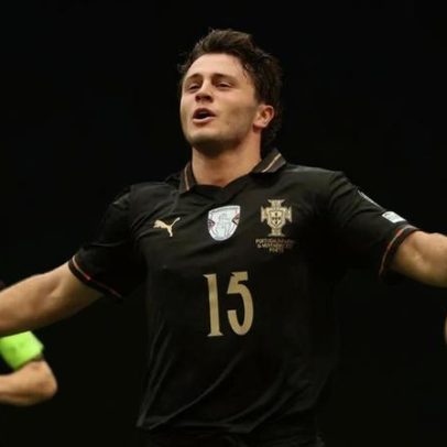 João Neves faz hat-trick na estreia pela Seleção, mas não foi o primeiro