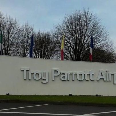 Troy Parrott dá nome ao aeroporto de Dublin por poucas horas