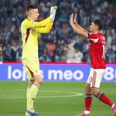 Trubin brilha na vitória da Ucrânia; Sudakov chama-o de parede