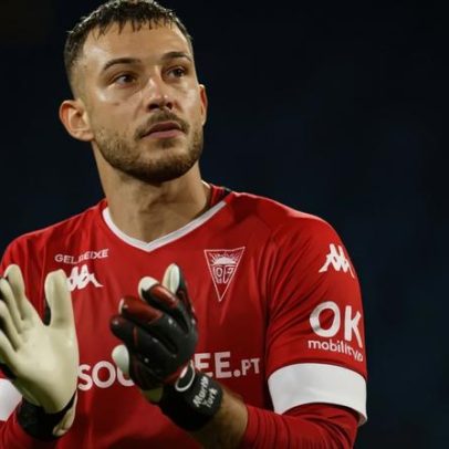 Martin Turk substitui Oblak lesionado na convocatória da Eslovénia