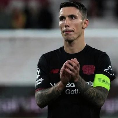 Cláusula do contrato de Grimaldo pode facilitar regresso ao Barcelona