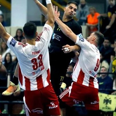 AEK lidera na Grécia com jogadores portugueses em destaque
