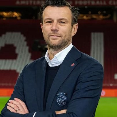 Diretor-geral do Ajax revela preocupação com o estado do clube antes do Benfica