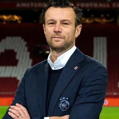 Diretor-geral do Ajax admite preocupação antes do Benfica