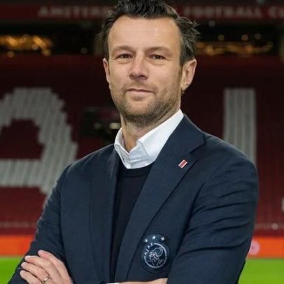 Diretor-geral do Ajax preocupado antes do Benfica