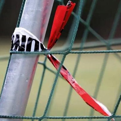 Árbitro agride ex-namorada e comete assassinato num café na Bósnia