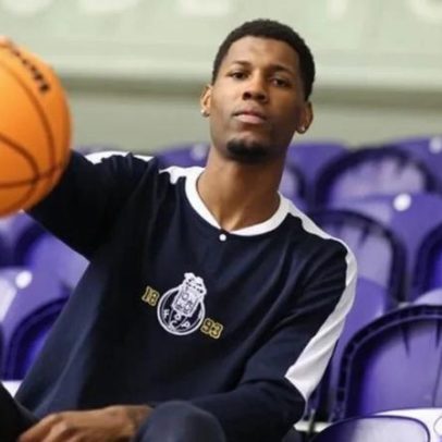 Cornelius Hudson reforça o basquetebol do FC Porto