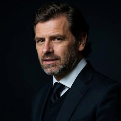 Villas-Boas expõe posição do FC Porto ao CA e sai após 30 minutos
