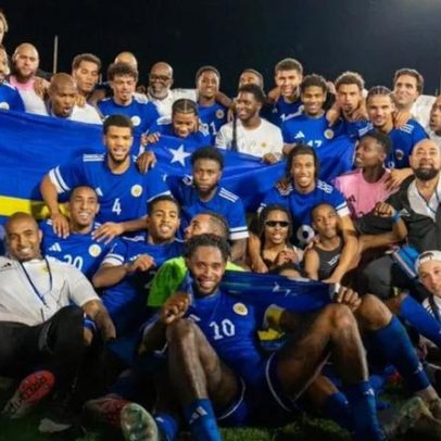 Curaçau, do tamanho de Mora, apresenta grande onda azul no Mundial