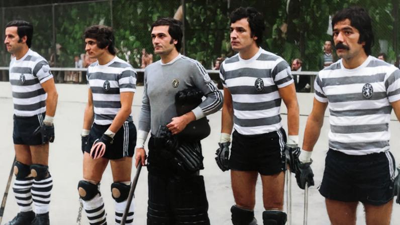 Júlio Rendeiro (o primeiro hoquista à esquerda) na equipa maravilha do Sporting