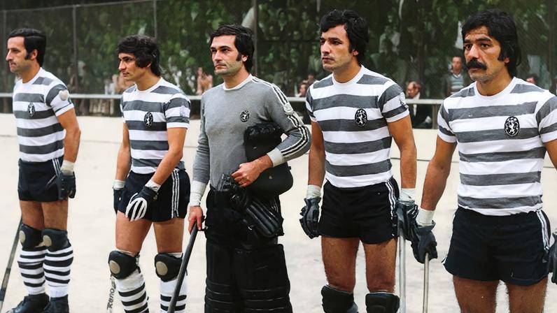 Júlio Rendeiro (o primeiro hoquista à esquerda) na equipa maravilha do Sporting