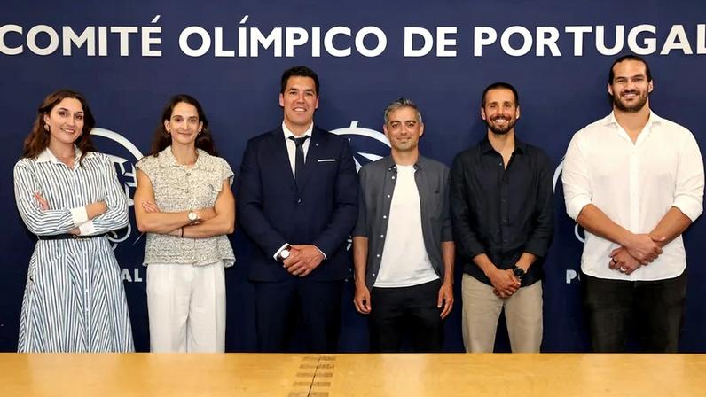 Emanuel Silva (ao centro) preside à CAO