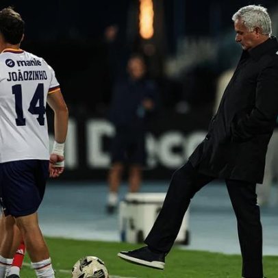Mourinho critica 1.ª parte do Benfica: queria ter feito mais substituições