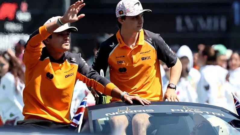Lando Norris e Oscar Piastri, pilotos da McLaren