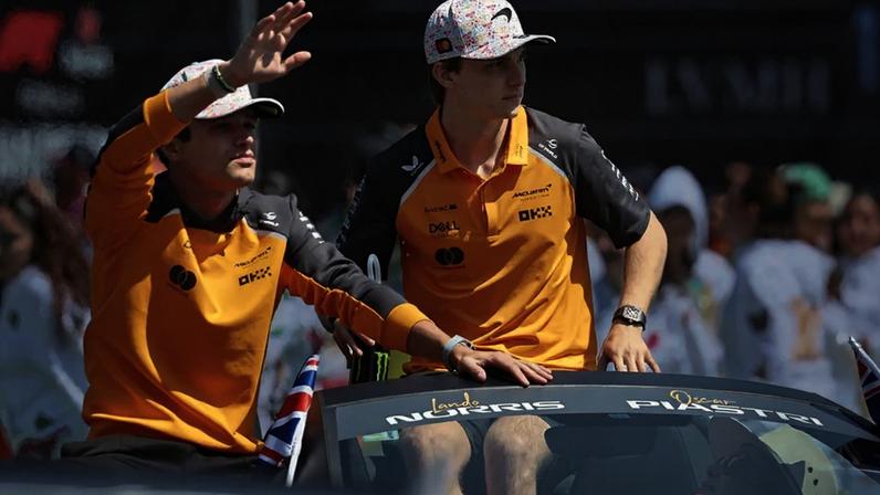 Lando Norris e Oscar Piastri, pilotos da McLaren