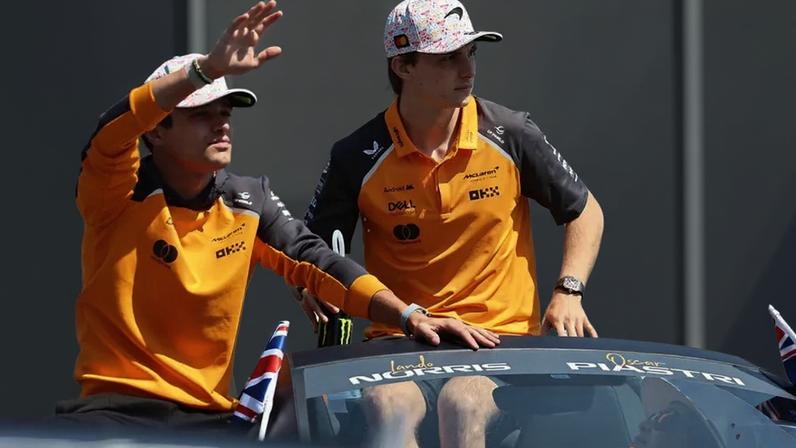 Lando Norris e Oscar Piastri, pilotos da McLaren
