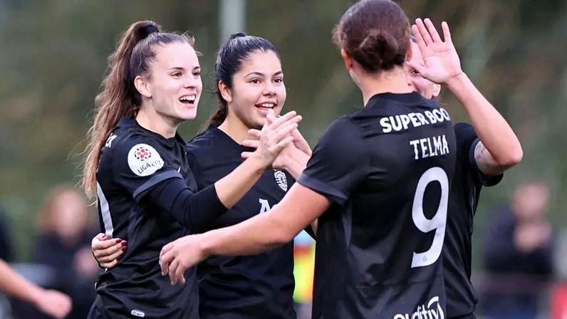 Jogadoras do Sporting a festejar