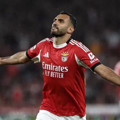 Pavlidis brilha na Johan Cruyff Arena; já foi carrasco do Ajax pelo Benfica