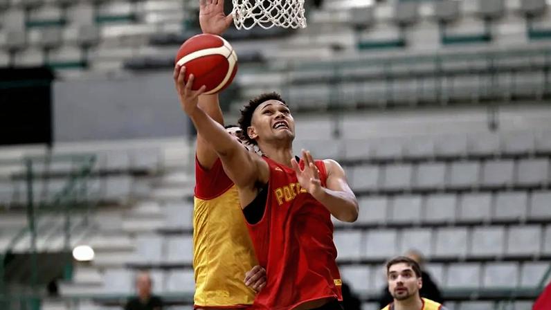 Rui Palhares estreia-se na seleção de basquetebol