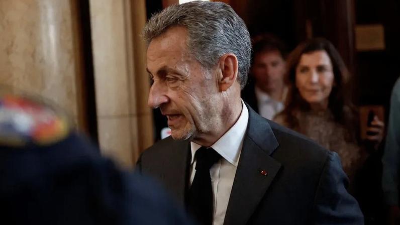 Tribunal rejeita recurso e Sarkozy terá de cumprir pena de prisão