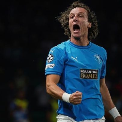 David Luiz torna-se o segundo jogador mais velho a marcar na Liga dos Campeões