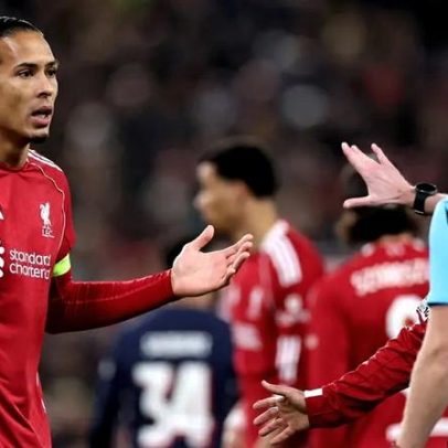 Van Dijk falha penálti surreal pelo Liverpool frente ao PSV