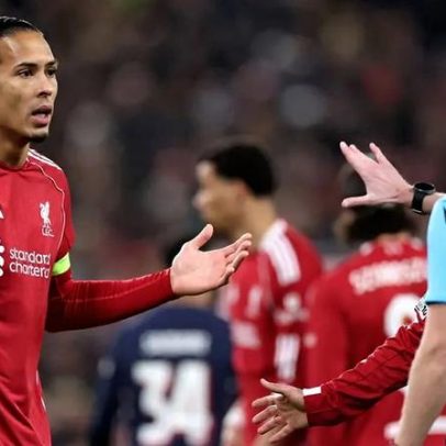 Van Dijk falha penálti frente ao PSV na Liga dos Campeões