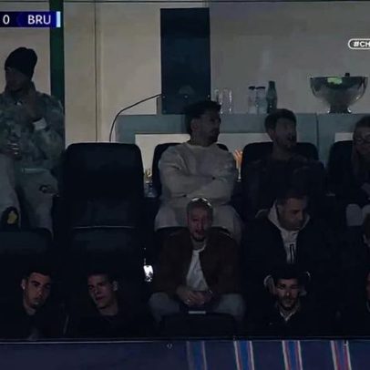 Debast surge sem muletas no camarote de Alvalade