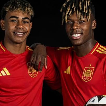 Nico Williams afirma que é como pai para Yamal