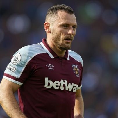 Dispensado do West Ham em 30 segundos, emociona-se ao falar do filho