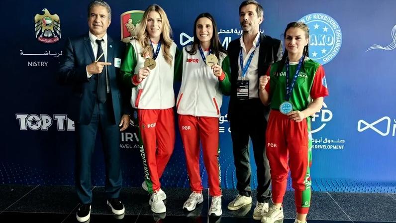 Carlos Ramjanali, com as medalhadas do ringue, e ainda o selecionador Raúl Lemos
