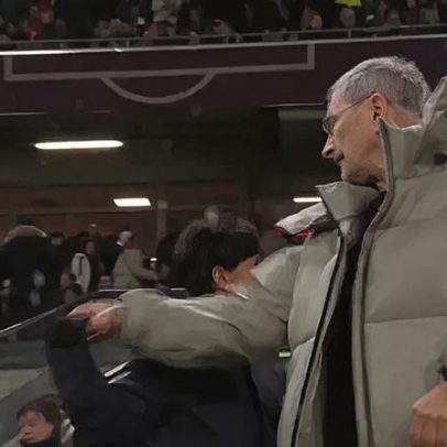 Desentendimento no final Alemanha-Espanha: cumprimento tenso entre treinadores