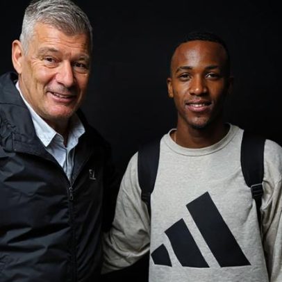 Promessa colombiana vai à Inglaterra para assinar pelo Manchester United