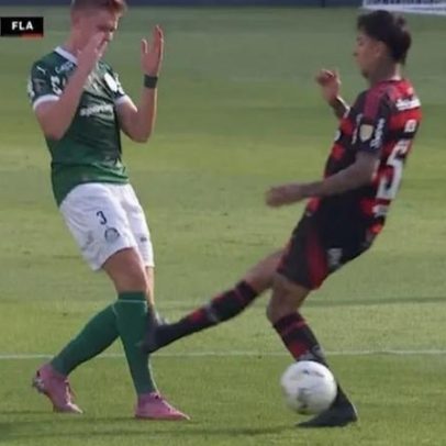 Pulgar faz entrada dura sobre central do Palmeiras, recebe amarelo