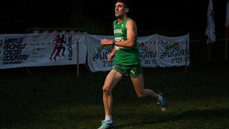 Cristiano Pinto Pereira revalida título mundial de corta-mato