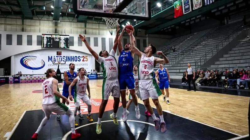 Portugal perde com a Grécia no apuramento para o Mundial de basquetebol.