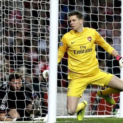 Szczesny recorda o dia em que Wenger o apanhou a fumar no balneário