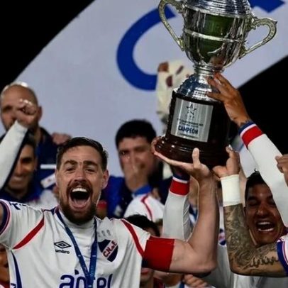 Coates vence título uruguaio e pode encerrar carreira