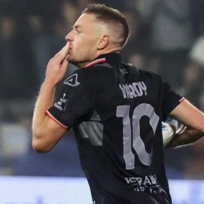 Cremonese vence em Bolonha com bis de Jamie Vardy