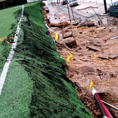 Campo do Botafogo desaba devido ao mau tempo