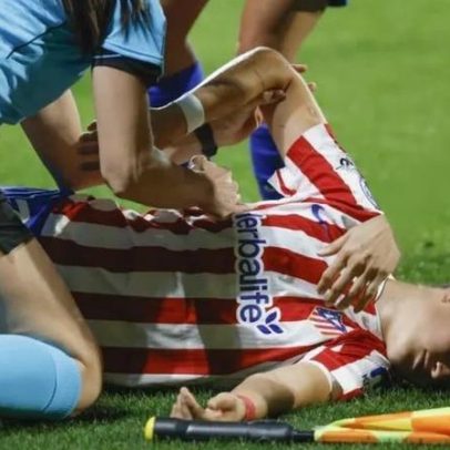 Jogadora do Atlético Madrid cai inconsciente após choque em Liga dos Campeões