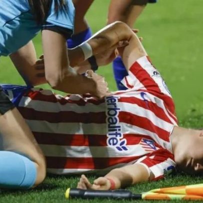 Jogadora do Atlético de Madrid cai inconsciente após choque na Liga dos Campeões