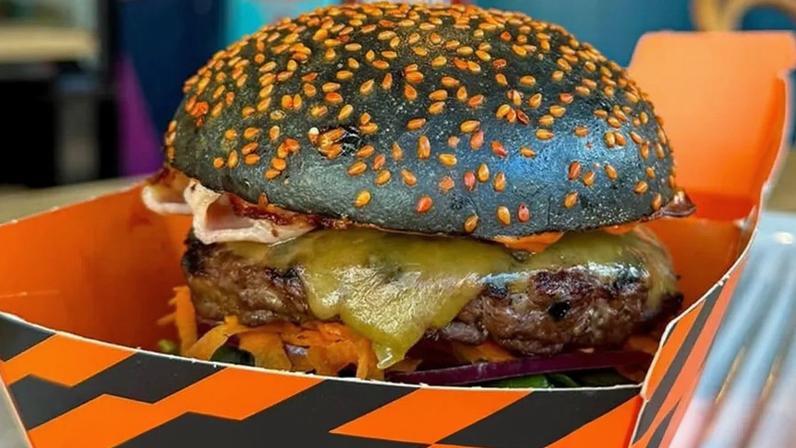 Restaurante australiano pede desculpas após polêmica com Piastri e hambúrguer