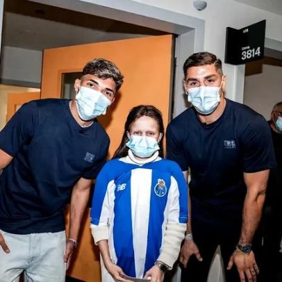 Cláudio Ramos e William Gomes visitam ala pediátrica do Hospital de São João
