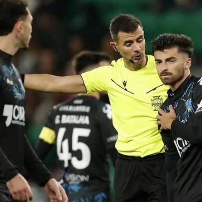 Médio desloca Omrani duas vezes em jogo da Taça de Portugal com o Sporting