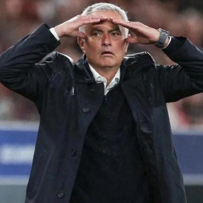 Mourinho em posição instável após pesadelo dos espanhóis na Champions