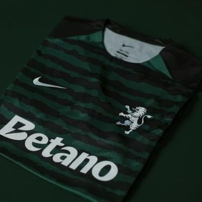 Sporting revela camisola de Natal e fecha lista de 9 equipamentos