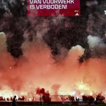 Homenagem vira festival de pirotecnia e cancela Ajax-Groningen