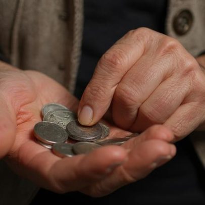 Pensões acumuladas elevam dívida pública para 384% do PIB