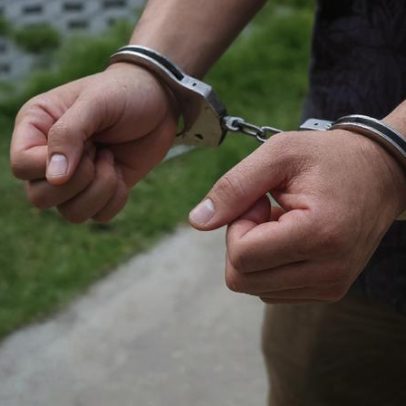 Indivíduo detido por pornografia e abuso sexual de menores